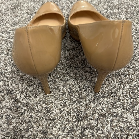 Christian Louboutin Simple Pump 70 Round Toe Patent Leather Sz 40 in Nude - Picture 4 of 6